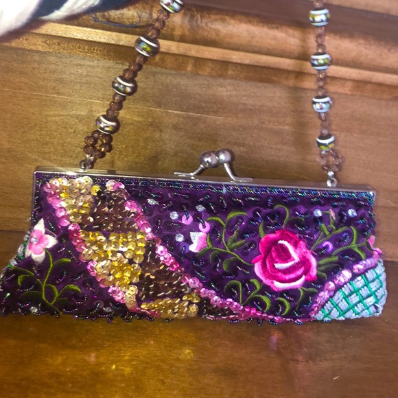 Vintage Aldo beaded evening purse. - Picture 2 of 10